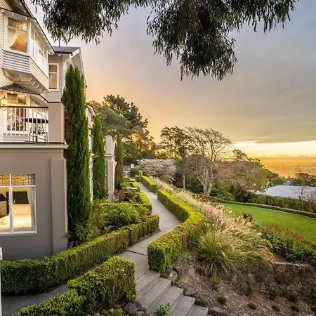 Hackthorne Gardens Luxury Accommodation-2